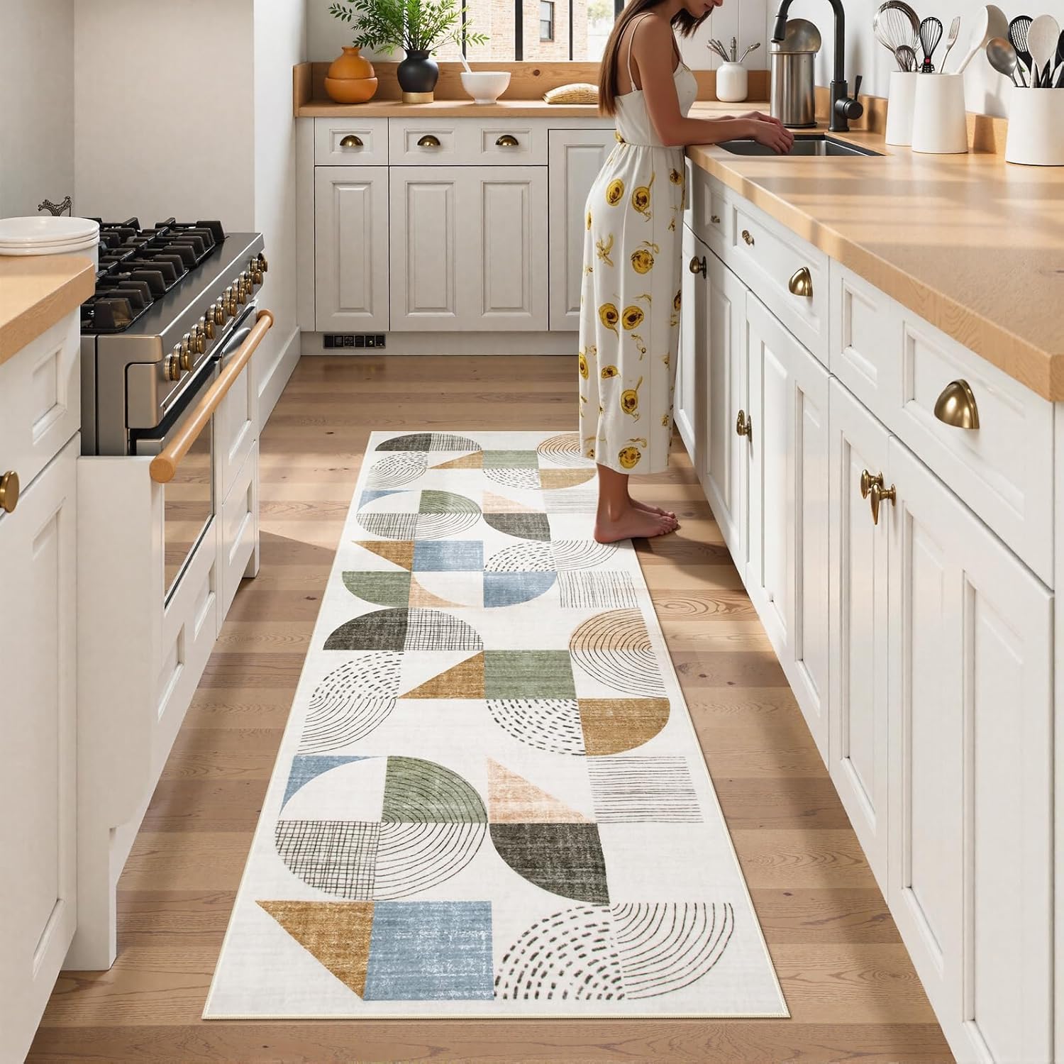 Washable Abstract Area Rug, 8 x 10 ft, Multicolour